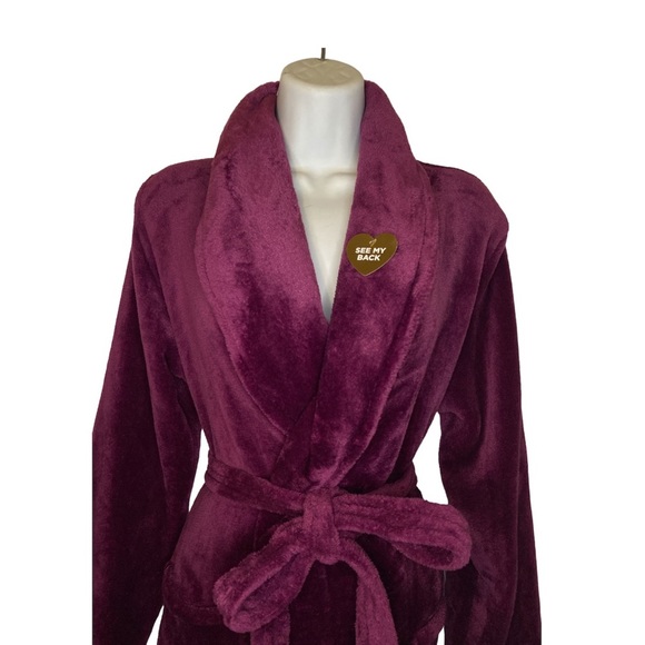 Juicy couture burgundy robe with gold JC Los Angeles California design in back - Picture 2 of 6